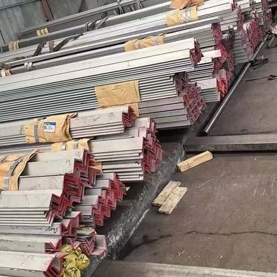 40x40x3mm ASTM A276 TP304 Barras de ângulo iguais e desiguais de aço inoxidável SS304 Barras de ângulo 18%Cr 8%Ni