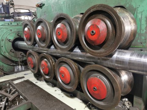 34CrNiMo6 Steel Peeling 34CrNiMo6 Barras redondas de aço de liga apagada normalizadas Annealed DIN 1.6582 OD 25mm 4